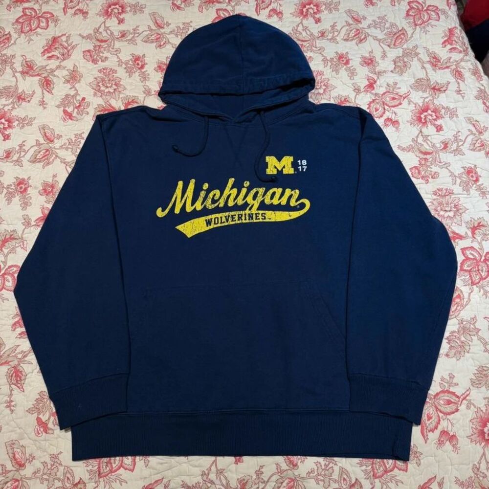 Y2K 2000s Michigan State Wolverines Navy Blue and Yellow Hoodie!
